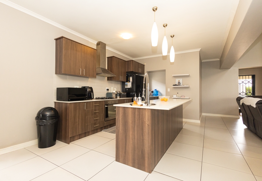 6 Bedroom Property for Sale in Parklands North Western Cape